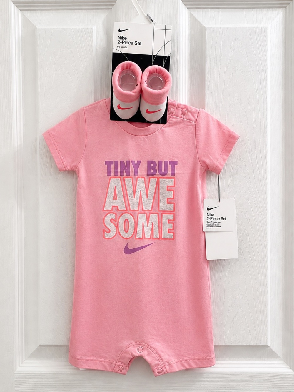 Nike Baby Girl 2-Piece Set 0–6 Months Pink Romper & Booties NWT